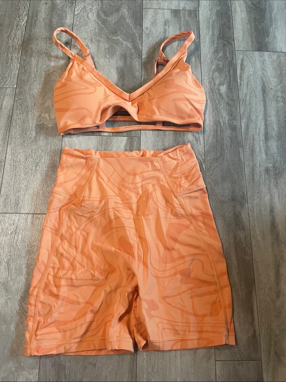 Paragon Peach Set Scrunch Butt Seam